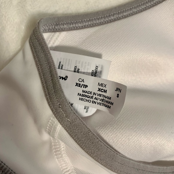 ✨NEW✨ Champion High Support Sports Bra - Picture 4 of 4